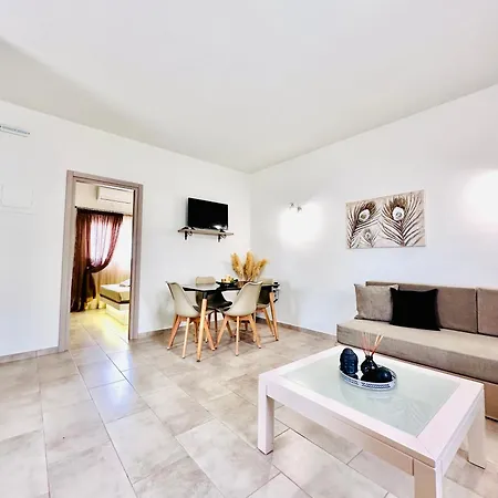 Holiday home Xrysanthis Emporio (Santorini)